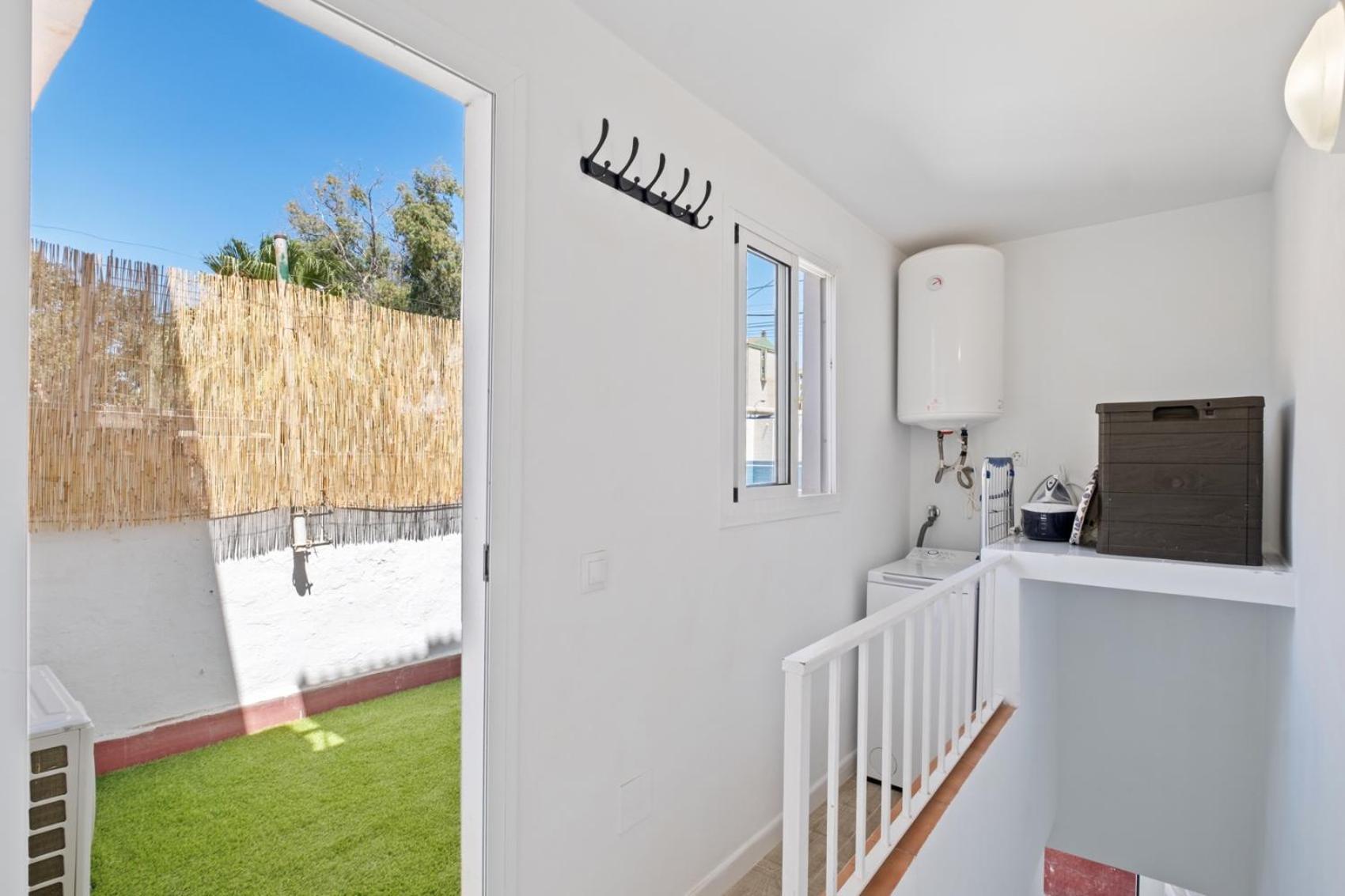 Apartamento En La Playa Con Terraza Malaga Exterior photo