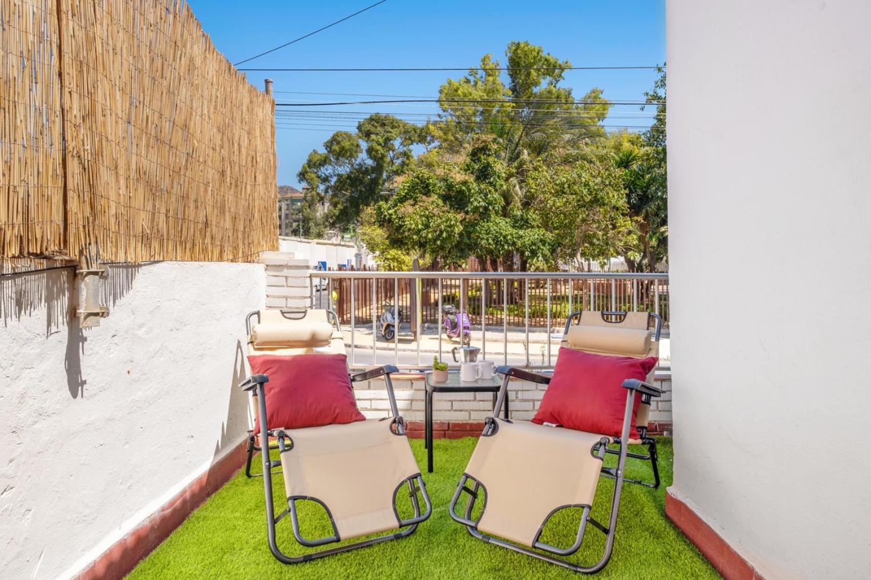 Apartamento En La Playa Con Terraza Malaga Exterior photo