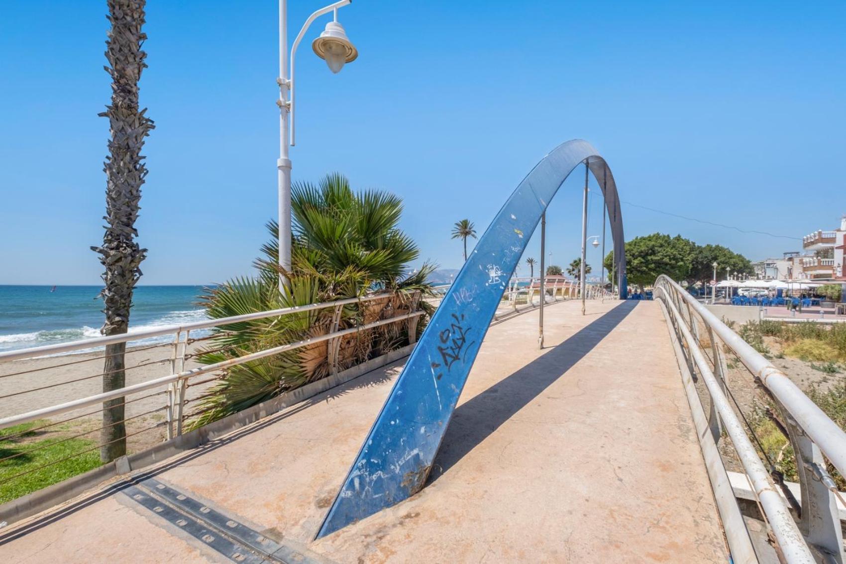 Apartamento En La Playa Con Terraza Malaga Exterior photo