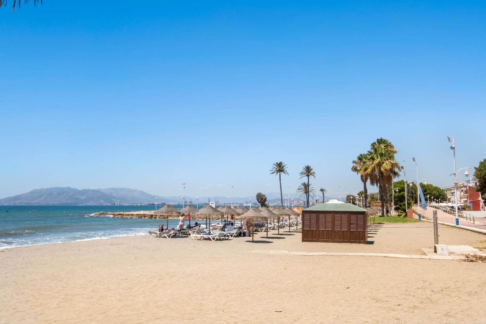 Apartamento En La Playa Con Terraza Malaga Exterior photo